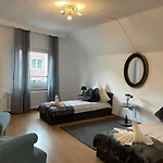 Bright And Stylish Apartment Steps Away From The Rhine